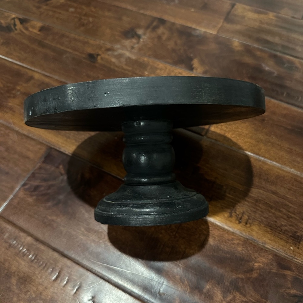 Black Cake Stand